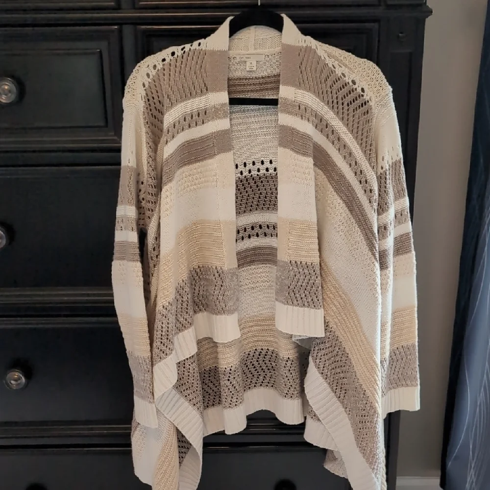 Elegant Beige and Cream Women's Cardigan - Picture 1 of 4
